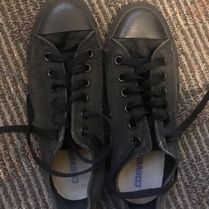Black Low Top Converse Size 7